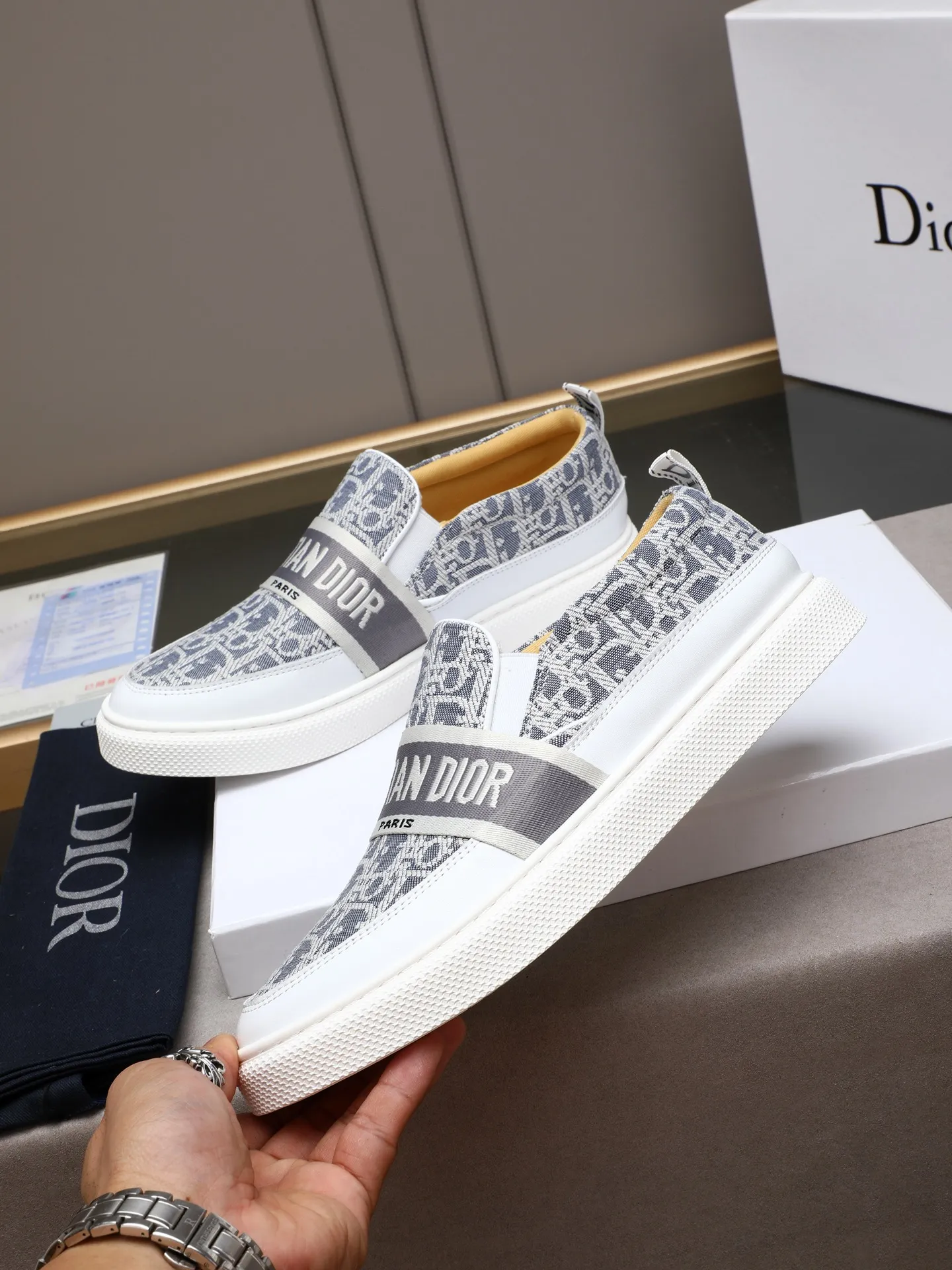 PP400 Dior upper cowhide ➕Dior classic fabric ➕Leather lining original non-slip wear-resistant lightweight soft outsole Style category: men's casual shoes, trendy style, comfortable on the feet Color: actual picture color 38-44 size (45 customized)